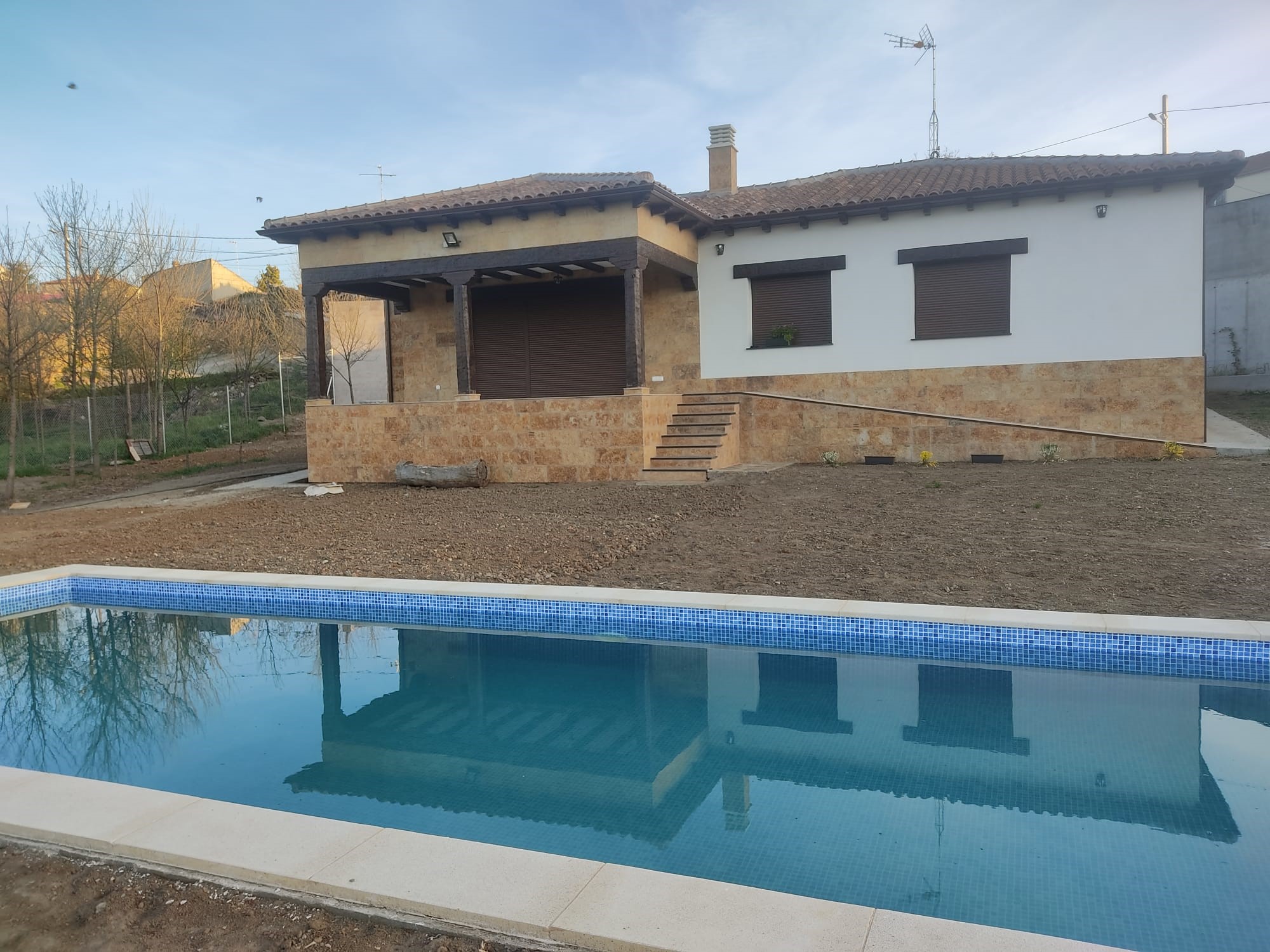 Vivienda con piscina en La Tala